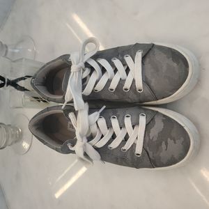 Steve Madden | Camo Sneakers